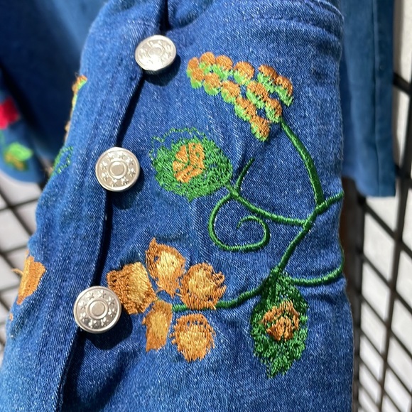 Vintage Diane Gilman, Embroidered Denim Shirt, Bell Sleeves, NWOT, SZ Large - Picture 5 of 7